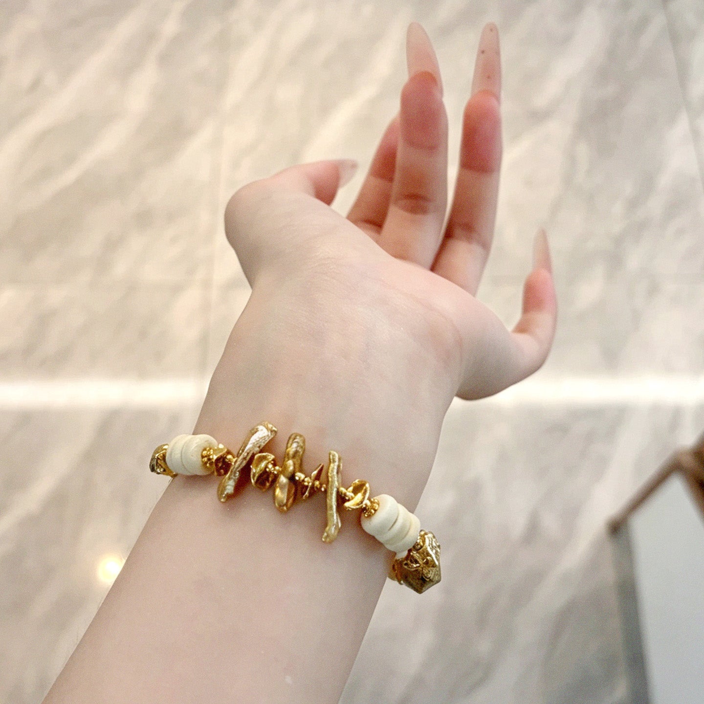 Boho Earthy Tone Mixed Bead Bracelet | Adjustable Gold Tone Copper Alloy Chain | Artisanal Biwa Stick Pearl Bangle | Vintage Eclectic Aesthetic Jewelry