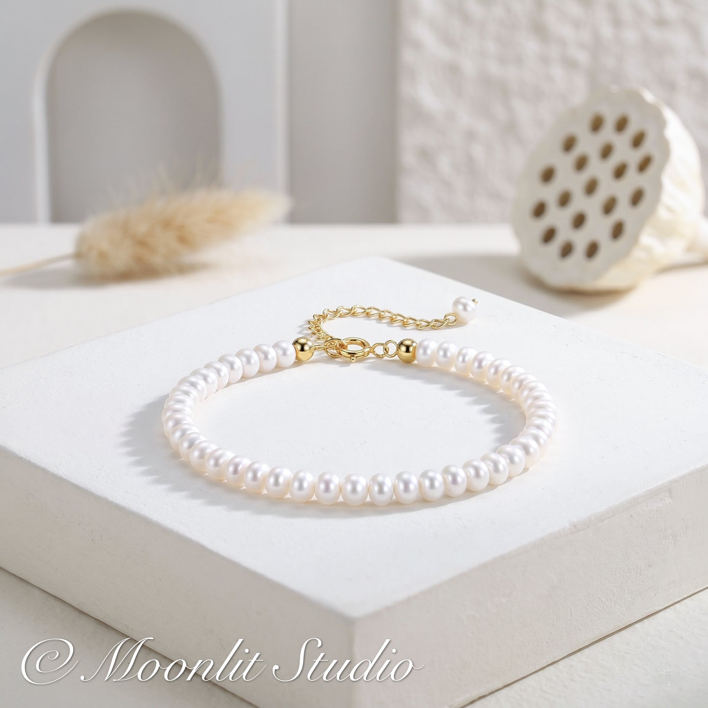Classic Minimalist Pearl Beaded Bracelet