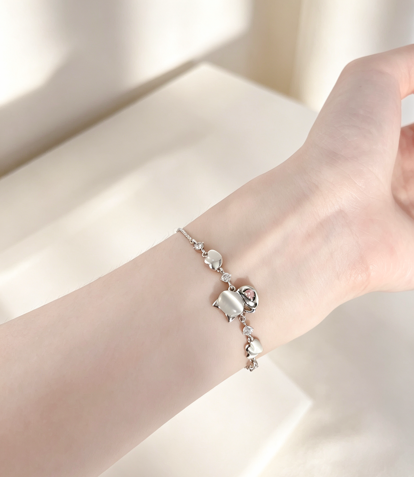Luminous Cat's Eye Fox Bracelet