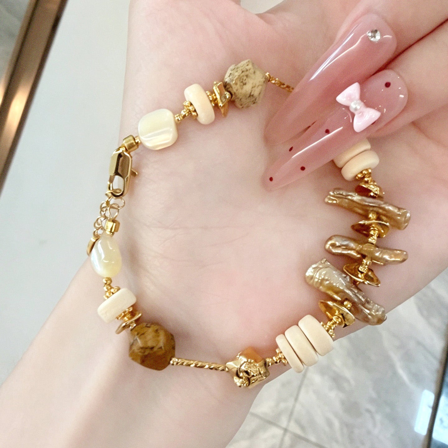 Boho Earthy Tone Mixed Bead Bracelet | Adjustable Gold Tone Copper Alloy Chain | Artisanal Biwa Stick Pearl Bangle | Vintage Eclectic Aesthetic Jewelry