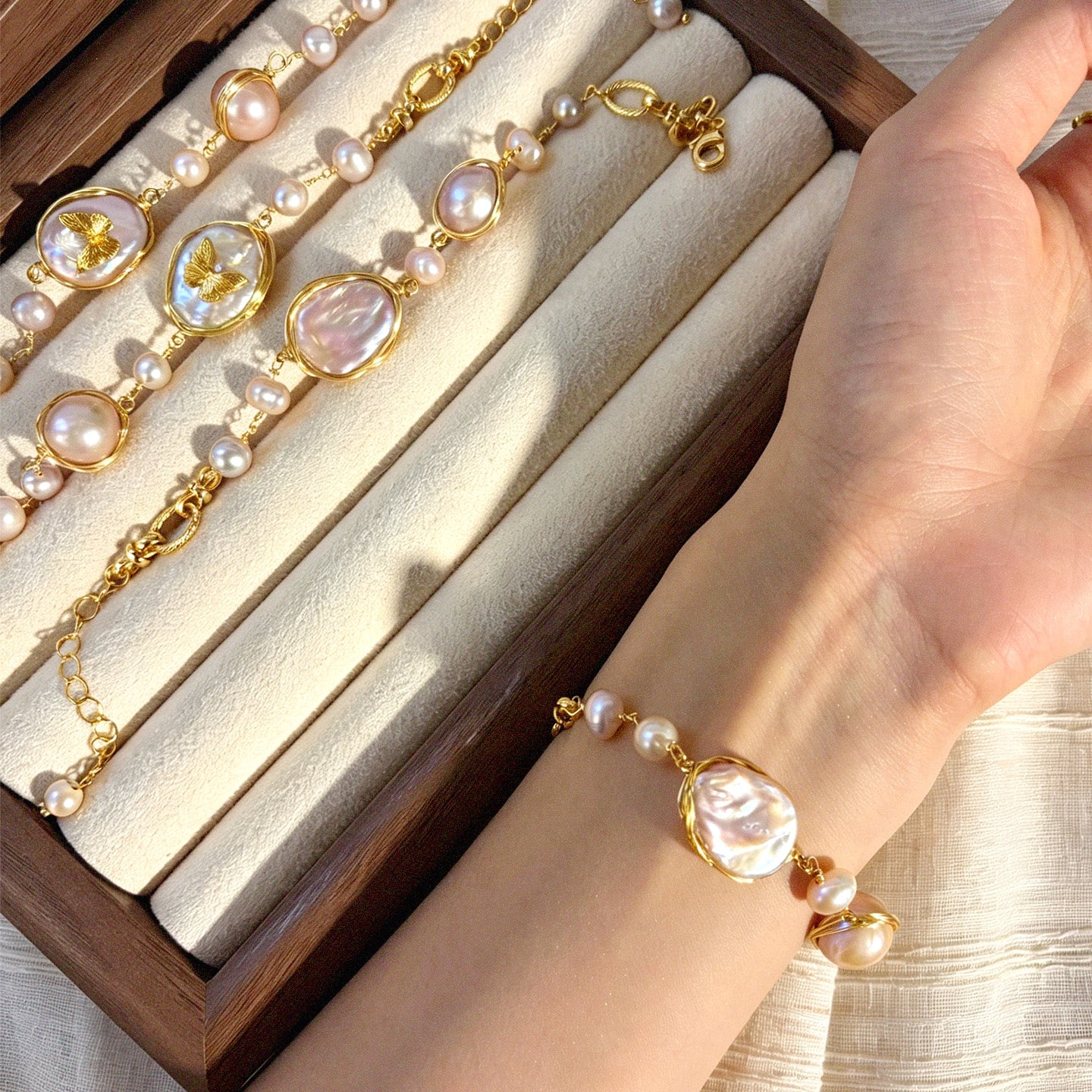 French Retro｜Baroque Pearl Butterfly Bracelet