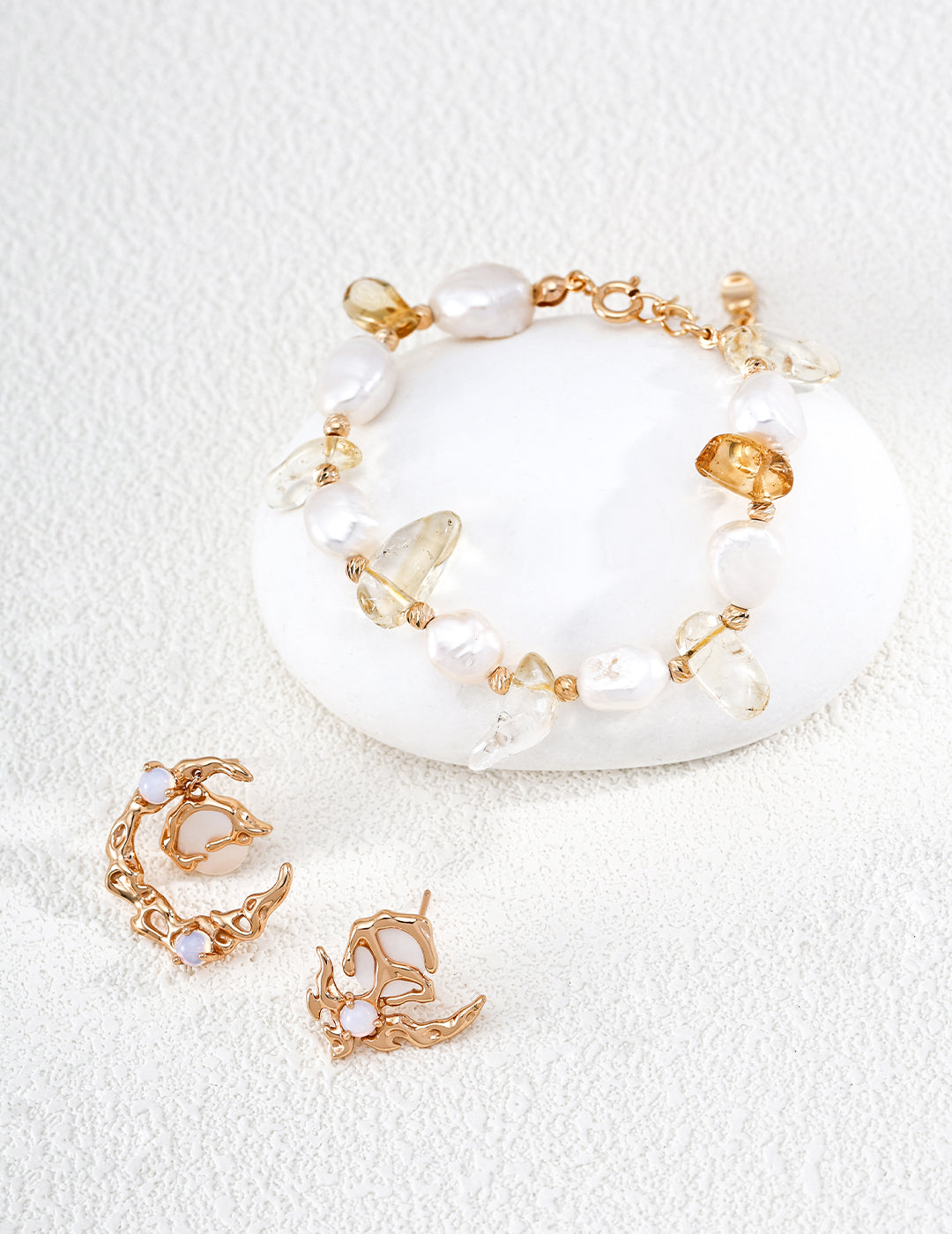 Vintage Gold Natural Pearl & Crystal Bracelet